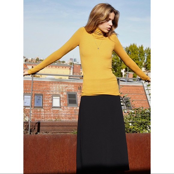 Aritzia Wilfred Only Turtleneck - Picture 1 of 6